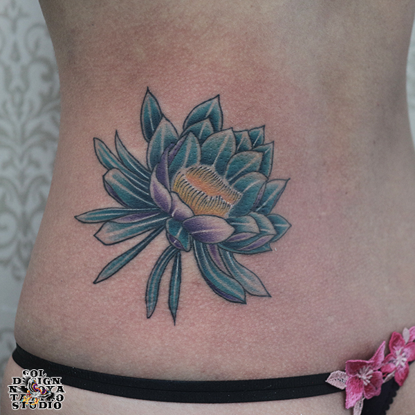 名古屋　タトゥー　女性